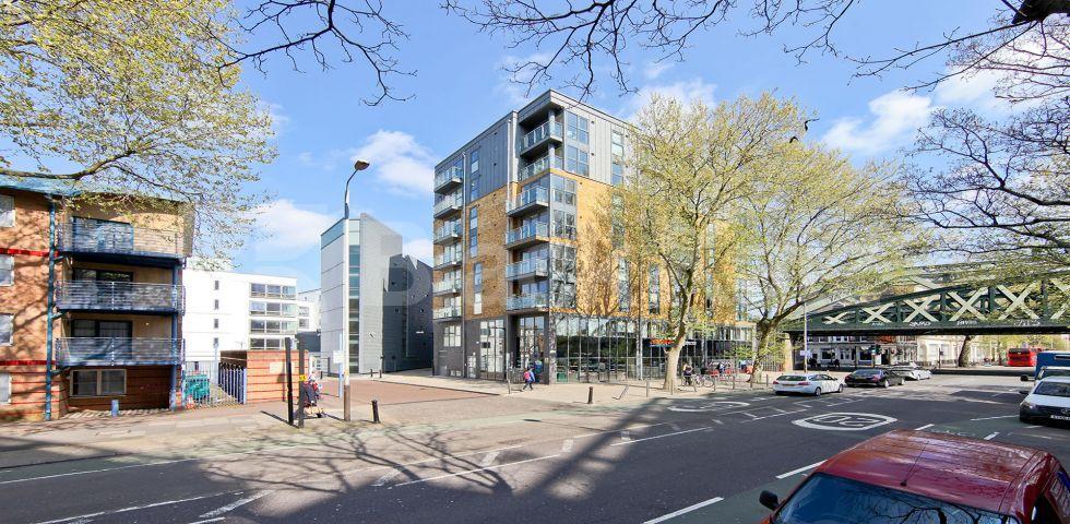 			2 Bedroom, 1 bath, 1 reception Apartment			 Boulevard Mansions.Borough Road, Borough